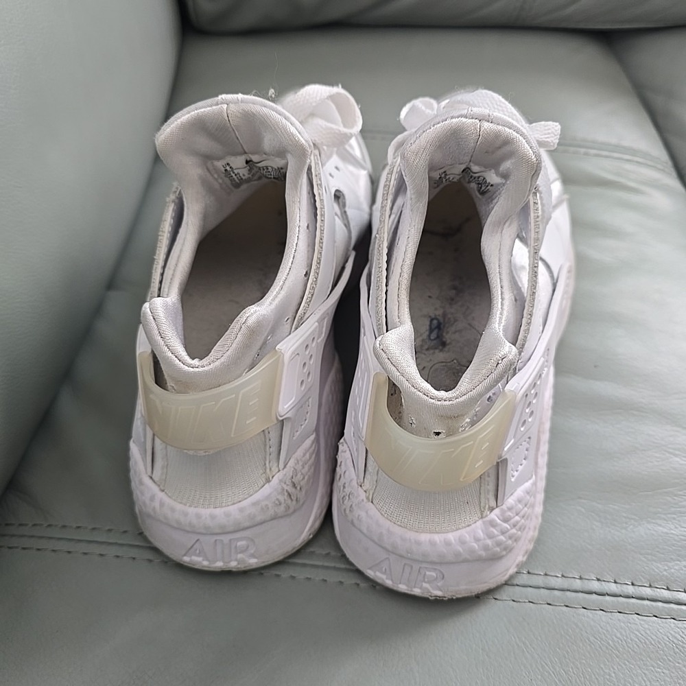 Nike Air Huarache Shoes Womens Size 8.5 White Triple White Sneakers DH4439-102 - Picture 3 of 7